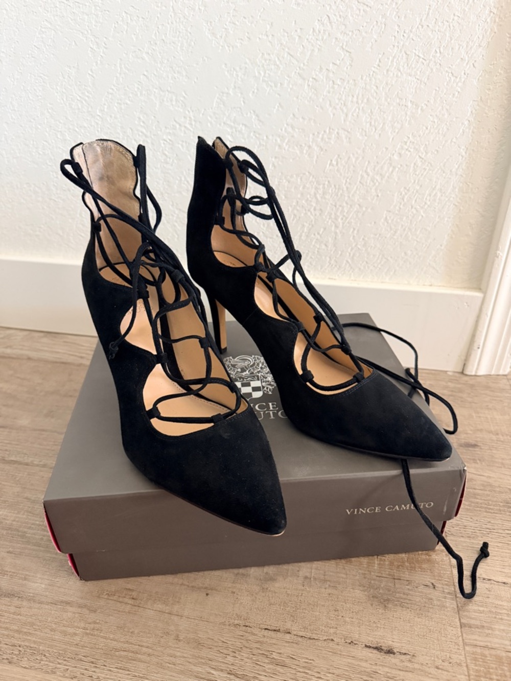 Vince Camuto Black Lace-Up Pointed Toe Heels- size 11